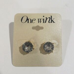 Elegant Gold tone Sparkling Stone Stud Earrings - Women's Fashion Jewelry